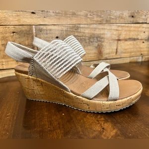 Skechers luxe foam wedges 🌿